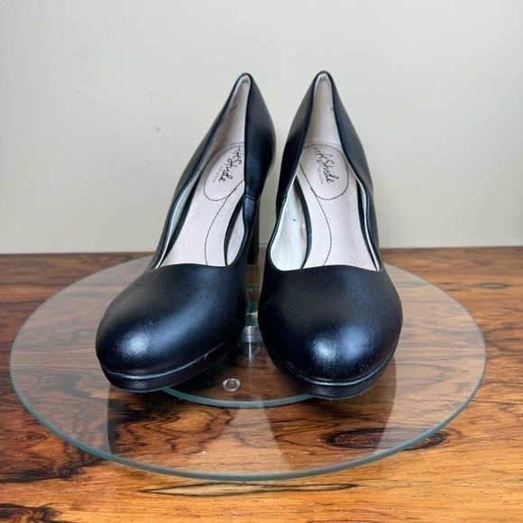 LifeStride Julia Platform Pump in black - Picture 9 of 16
